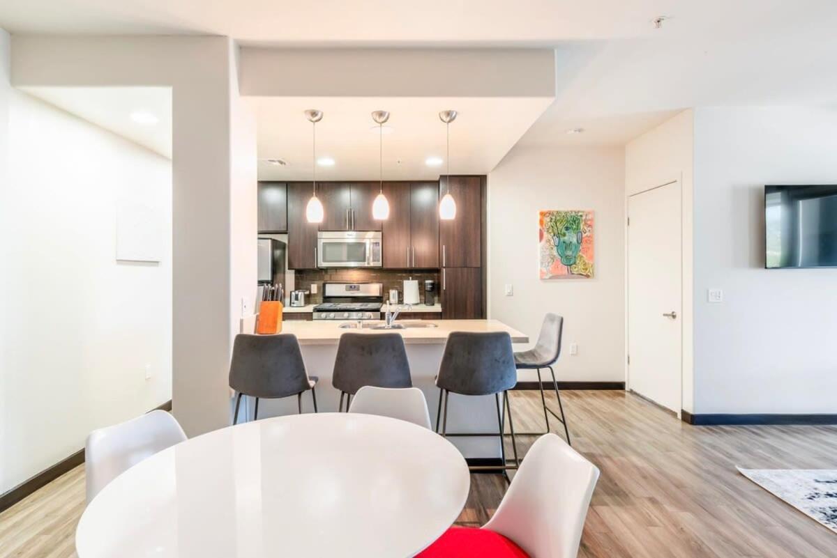 2br Modern Luxury Weho Apartment *