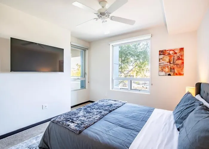 2Br Modern Luxury Condo Weho